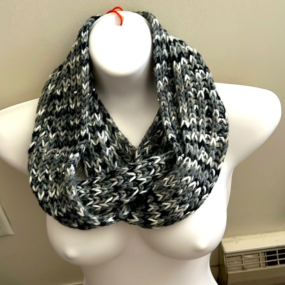 Women’s winter Infinity scarf